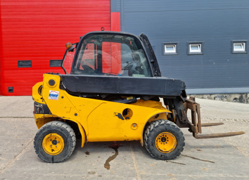 Телескопический вилочный погрузчик JCB Телескопический вилочный погрузчик JCB